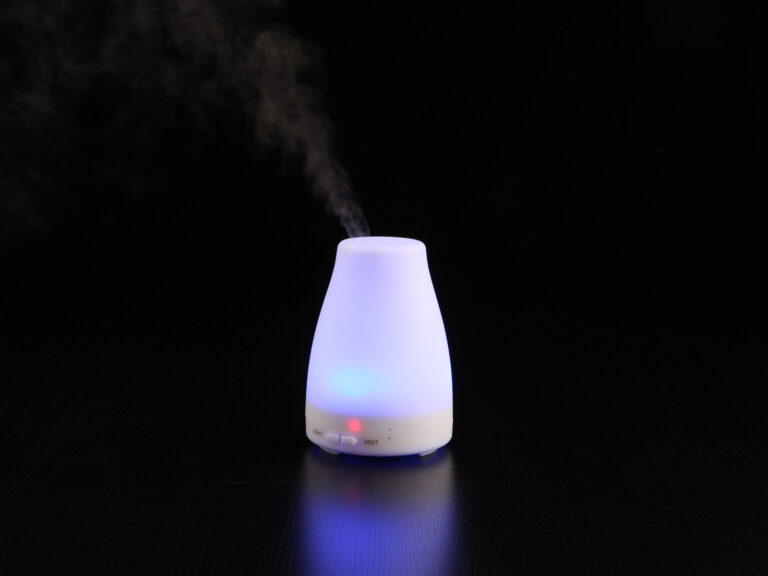 Premium aromatherapy diffuser with auto shut-off and timer function